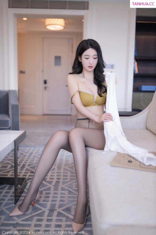 唐安琪  [XiuRen]高清写真图 2024.05.20 No.8571 唐安琪 黑丝美腿第32张图片